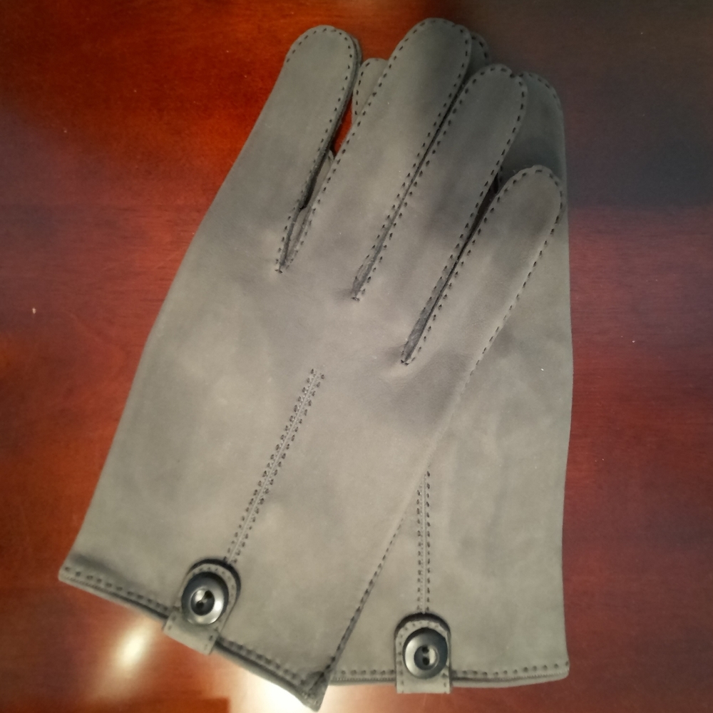Genuine suede Gloves.